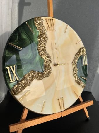 Luxury Resin Clock Stand